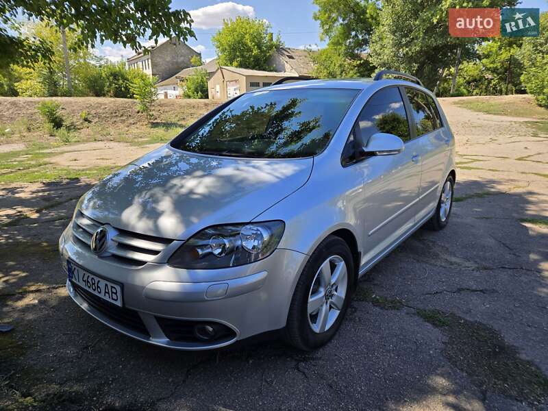 Хэтчбек Volkswagen Golf Plus 2008 в Еланце