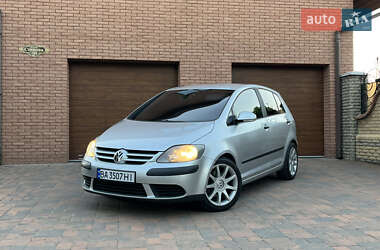 Хэтчбек Volkswagen Golf Plus 2005 в Смеле