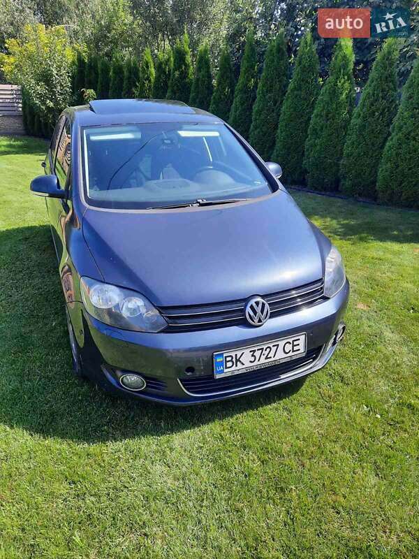 Хэтчбек Volkswagen Golf Plus 2012 в Дубно