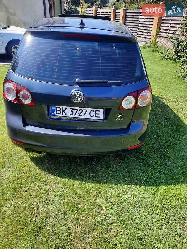 Хэтчбек Volkswagen Golf Plus 2012 в Дубно