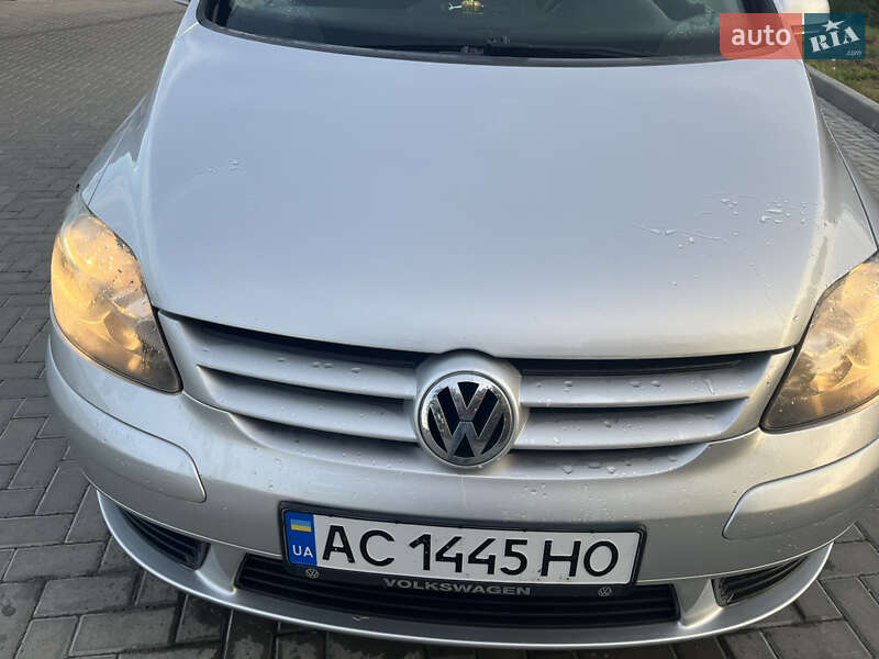 Хэтчбек Volkswagen Golf Plus 2006 в Старой Выжевке фото 2 Хэтчбек Volkswagen Golf Plus 2006 в Старой Выжевке