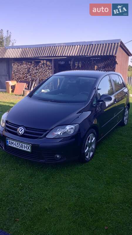 Хэтчбек Volkswagen Golf Plus 2006 в Олевске