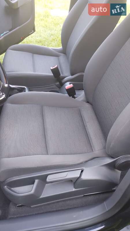 Хэтчбек Volkswagen Golf Plus 2006 в Олевске