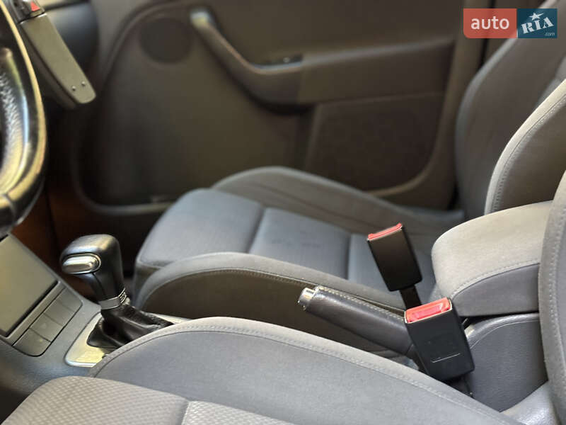 Хэтчбек Volkswagen Golf Plus 2006 в Черновцах