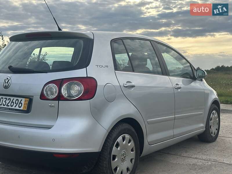 Хетчбек Volkswagen Golf Plus 2007 в Сарнах