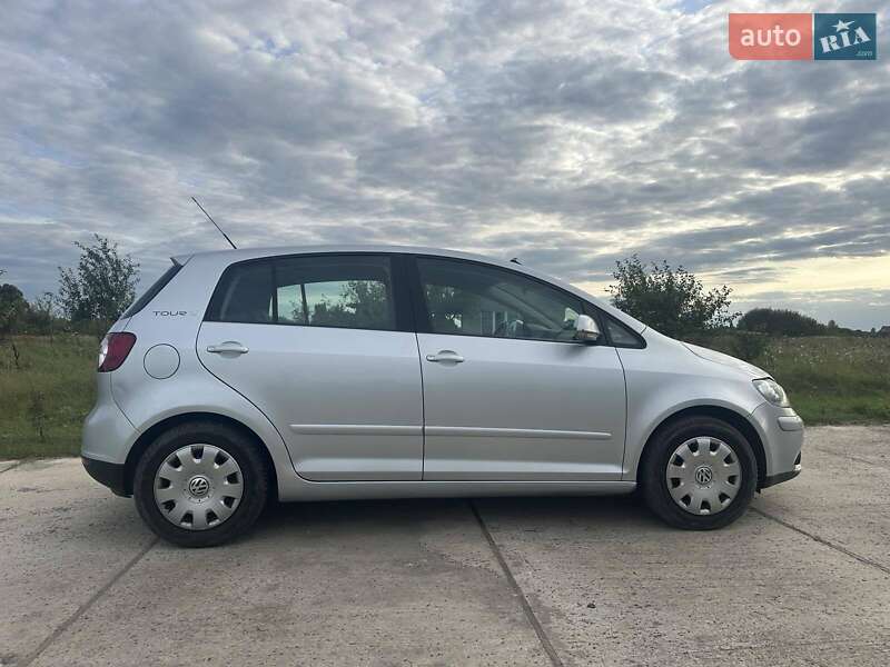 Хетчбек Volkswagen Golf Plus 2007 в Сарнах