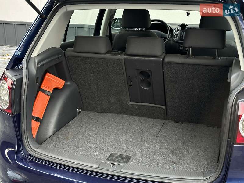 Хэтчбек Volkswagen Golf Plus 2005 в Ровно