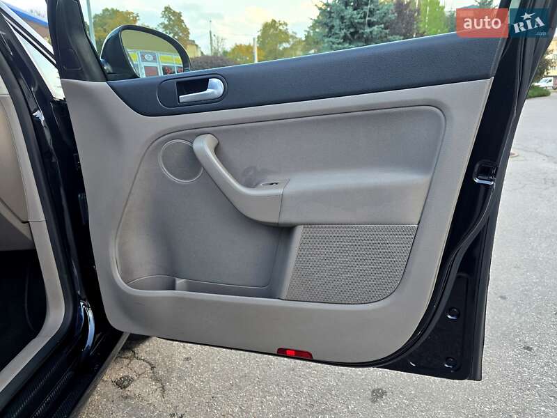 Хэтчбек Volkswagen Golf Plus 2010 в Полтаве фото 35 Хэтчбек Volkswagen Golf Plus 2010 в Полтаве