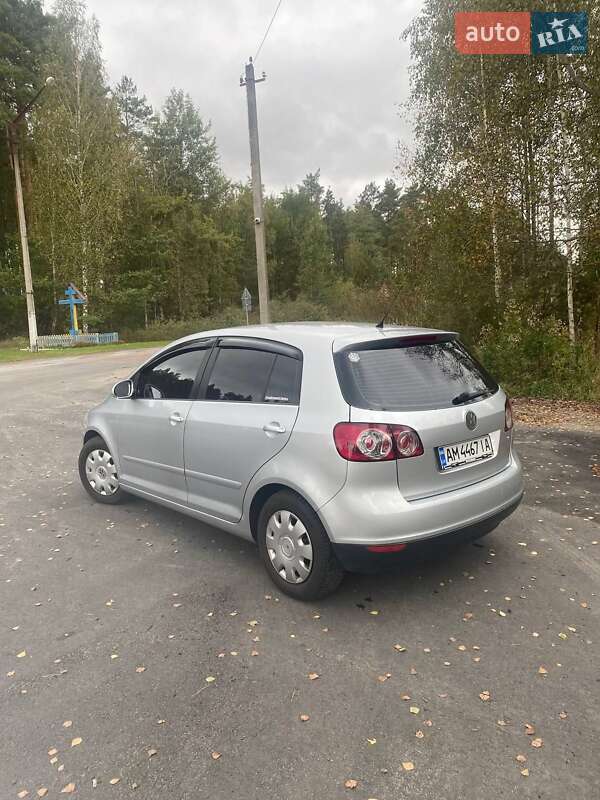 Хетчбек Volkswagen Golf Plus 2005 в Ємільчиному