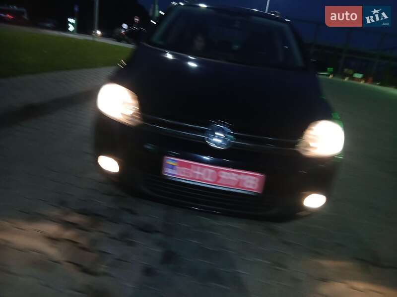 Хетчбек Volkswagen Golf Plus 2010 в Києві