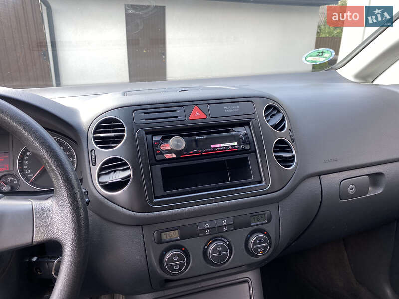 Хетчбек Volkswagen Golf Plus 2005 в Звягелі