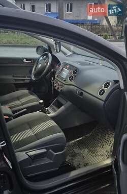 Хэтчбек Volkswagen Golf Plus 2008 в 