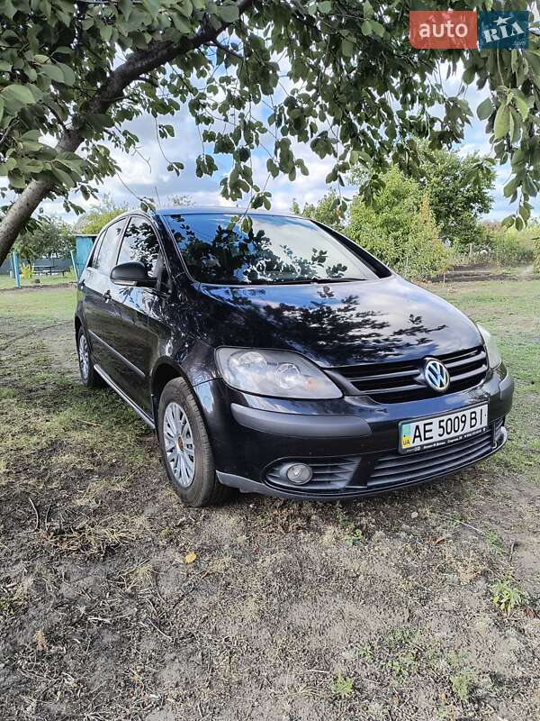 Хетчбек Volkswagen Golf Plus 2007 в Дніпрі