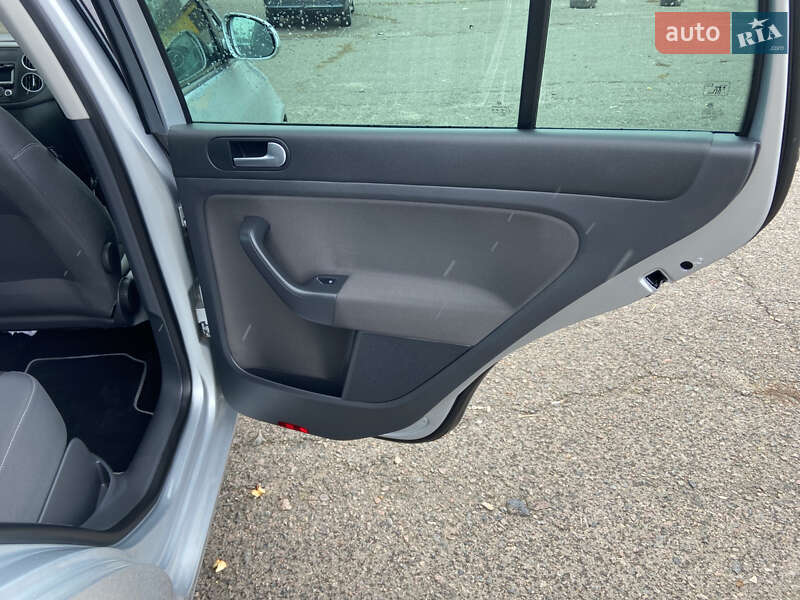 Хэтчбек Volkswagen Golf Plus 2009 в Ровно фото 38 Хэтчбек Volkswagen Golf Plus 2009 в Ровно