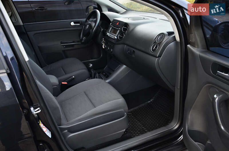 Хетчбек Volkswagen Golf Plus 2009 в Дніпрі