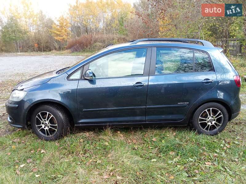 Хетчбек Volkswagen Golf Plus 2008 в Звягелі