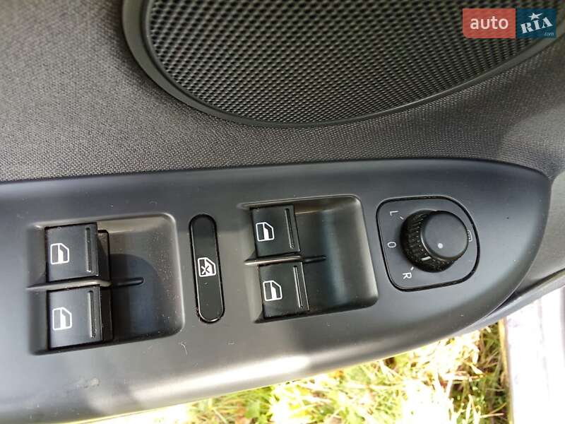 Хетчбек Volkswagen Golf Plus 2008 в Звягелі