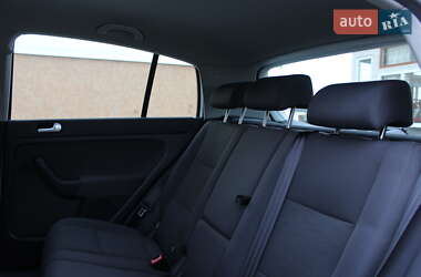 Хетчбек Volkswagen Golf Plus 2008 в  фото 81 Хетчбек Volkswagen Golf Plus 2008 в