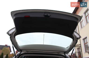 Хетчбек Volkswagen Golf Plus 2008 в  фото 111 Хетчбек Volkswagen Golf Plus 2008 в