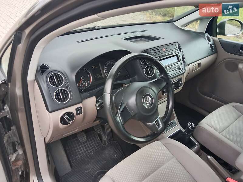 Хэтчбек Volkswagen Golf Plus 2012 в Нововолынске фото 13 Хэтчбек Volkswagen Golf Plus 2012 в Нововолынске