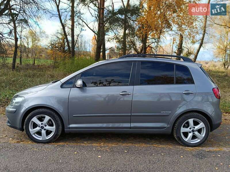 Хэтчбек Volkswagen Golf Plus 2008 в Коростене