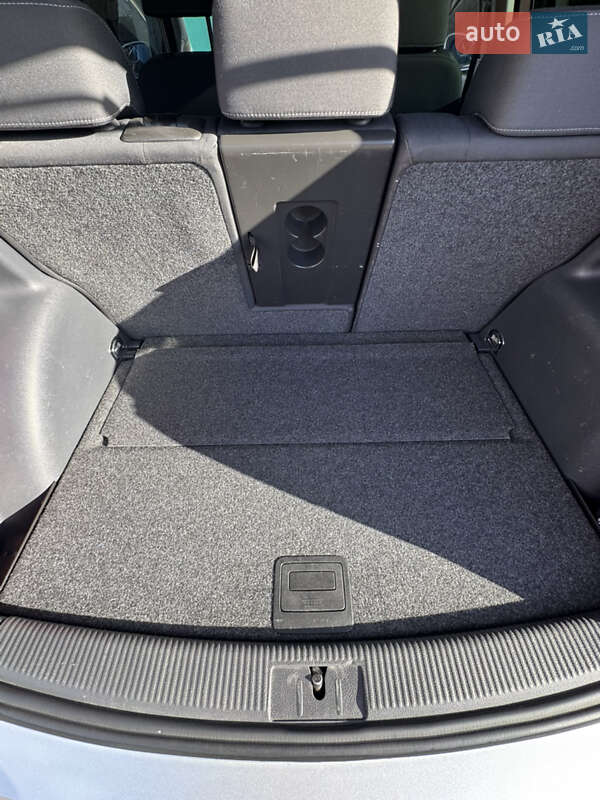 Хэтчбек Volkswagen Golf Plus 2008 в Нововолынске