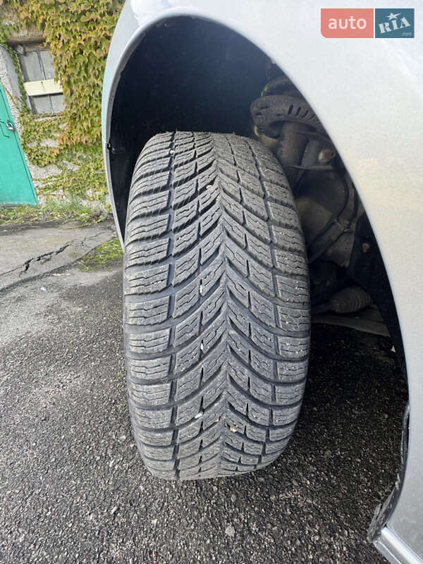 Хэтчбек Volkswagen Golf Plus 2008 в Нововолынске