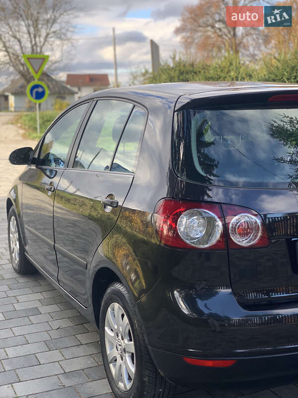 Хетчбек Volkswagen Golf Plus 2005 в Старокостянтинові
