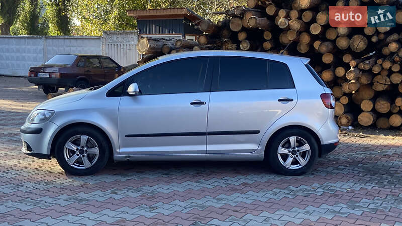 Хэтчбек Volkswagen Golf Plus 2006 в Киеве