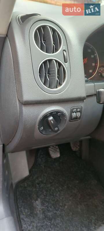 Хэтчбек Volkswagen Golf Plus 2005 в Луцке фото 5 Хэтчбек Volkswagen Golf Plus 2005 в Луцке