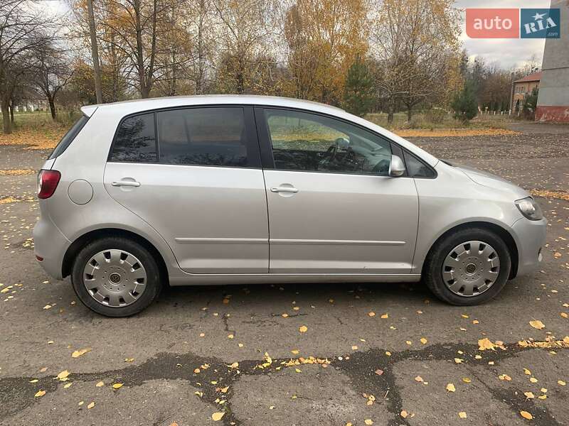 Хэтчбек Volkswagen Golf Plus 2011 в Ровно