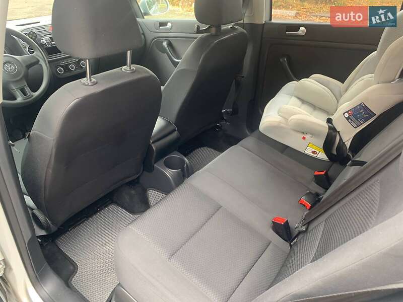 Хэтчбек Volkswagen Golf Plus 2011 в Ровно