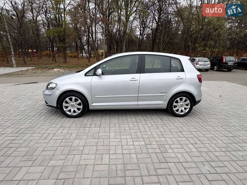 Хэтчбек Volkswagen Golf Plus 2008 в Смеле