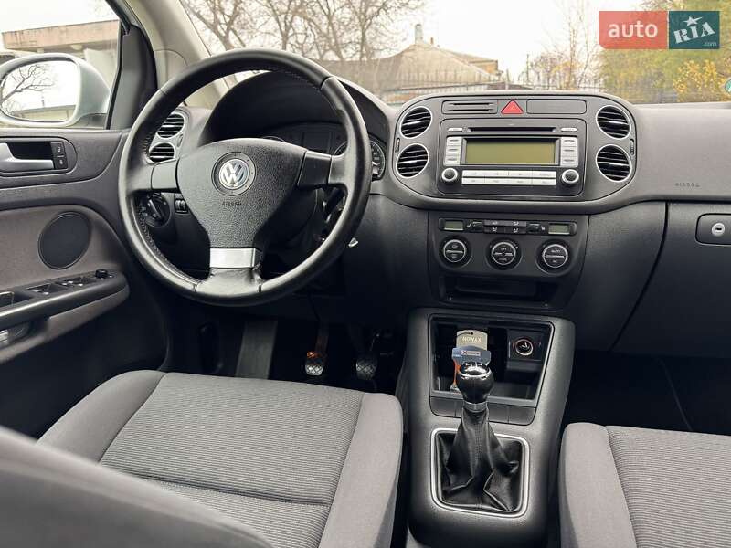 Хэтчбек Volkswagen Golf Plus 2008 в Смеле