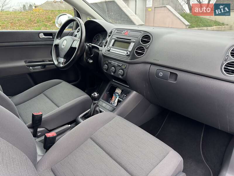 Хэтчбек Volkswagen Golf Plus 2008 в Смеле