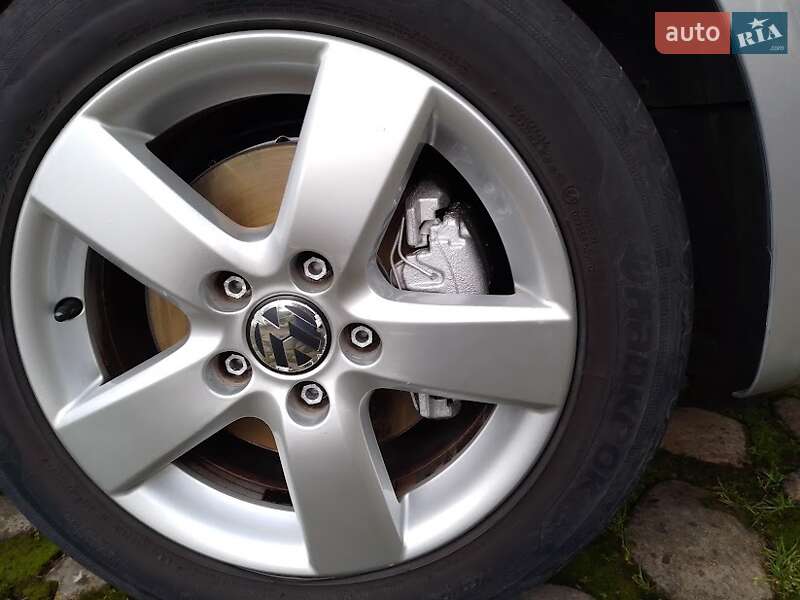 Хэтчбек Volkswagen Golf Plus 2010 в Галиче