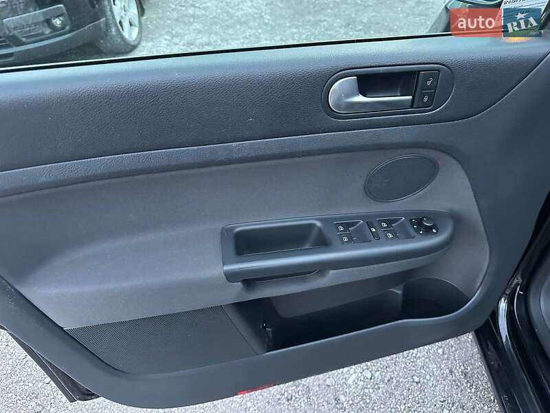 Хэтчбек Volkswagen Golf Plus 2008 в Каменском