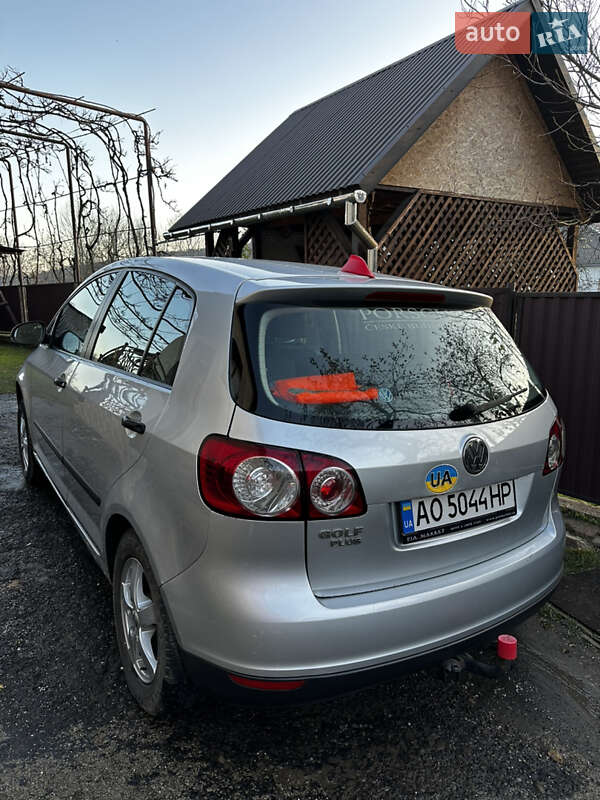 Хэтчбек Volkswagen Golf Plus 2006 в Сваляве