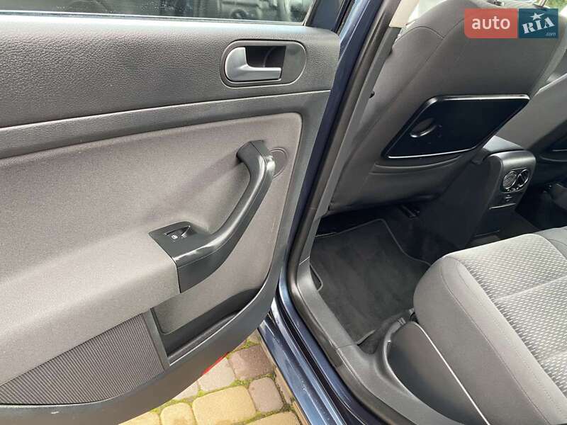 Хетчбек Volkswagen Golf Plus 2009 в Нововолинську