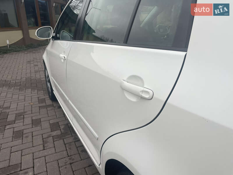 Хэтчбек Volkswagen Golf Plus 2010 в Виноградове