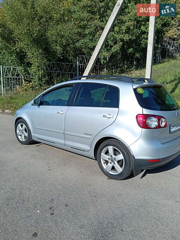 Хэтчбек Volkswagen Golf Plus 2008 в Житомире