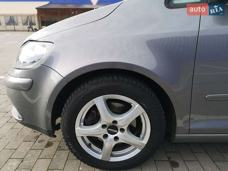 Хэтчбек Volkswagen Golf Plus 2008 в Калуше