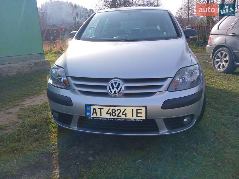 Хэтчбек Volkswagen Golf Plus 2008 в Надворной