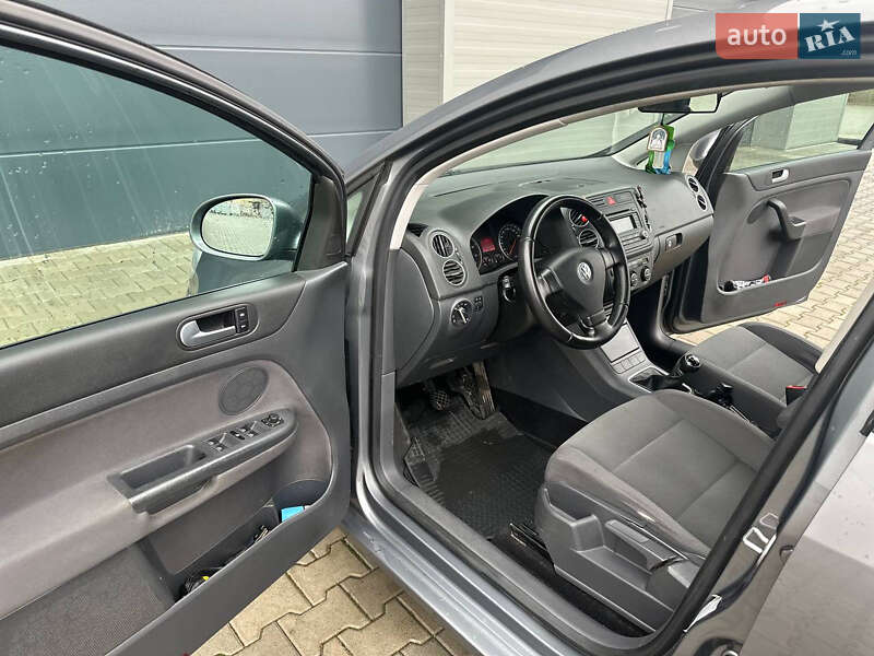 Хэтчбек Volkswagen Golf Plus 2006 в Сарнах