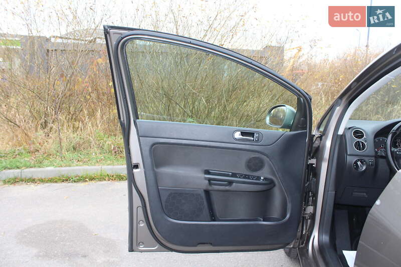 Хэтчбек Volkswagen Golf Plus 2010 в Дрогобыче