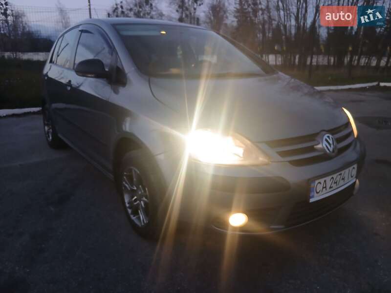 Хэтчбек Volkswagen Golf Plus 2006 в Киеве