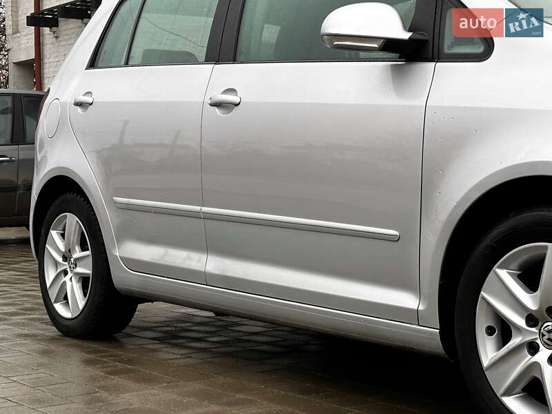 Хэтчбек Volkswagen Golf Plus 2010 в Красилове