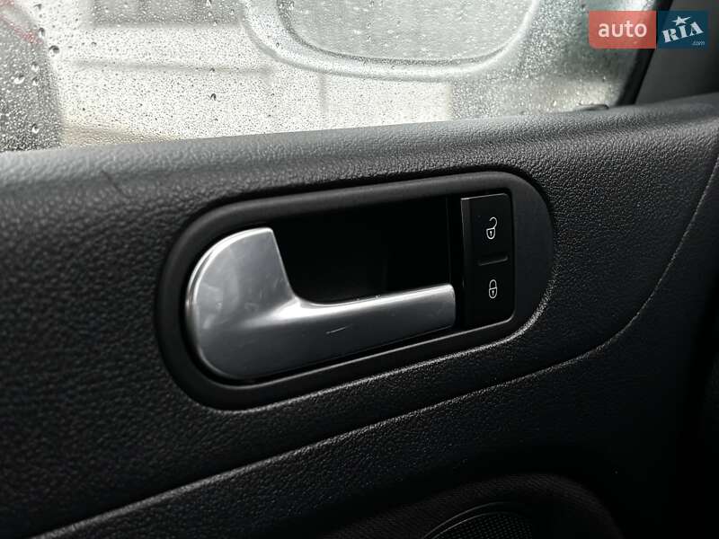 Хэтчбек Volkswagen Golf Plus 2010 в Красилове