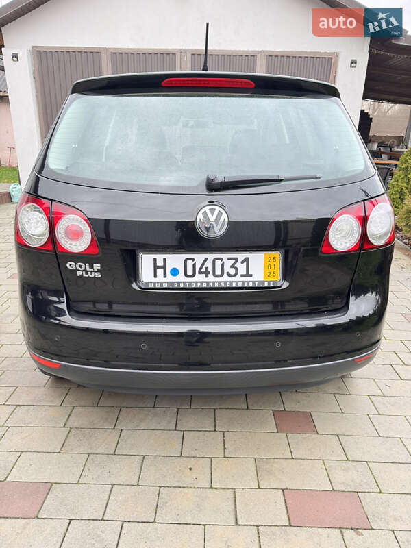 Хэтчбек Volkswagen Golf Plus 2008 в Сваляве