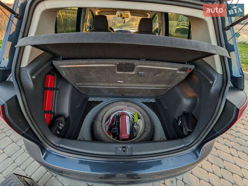 Хетчбек Volkswagen Golf Plus 2006 в Новомосковську